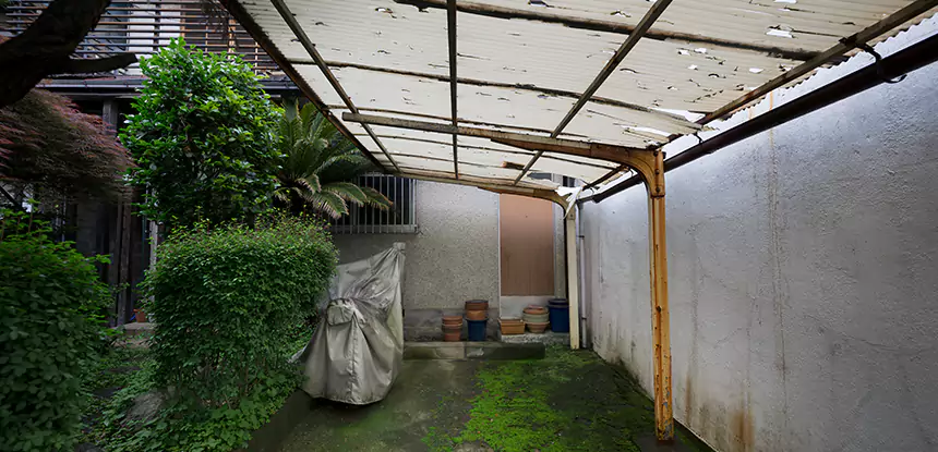 Professional Roof and Water Damage Repair Services in Leawood, KS
